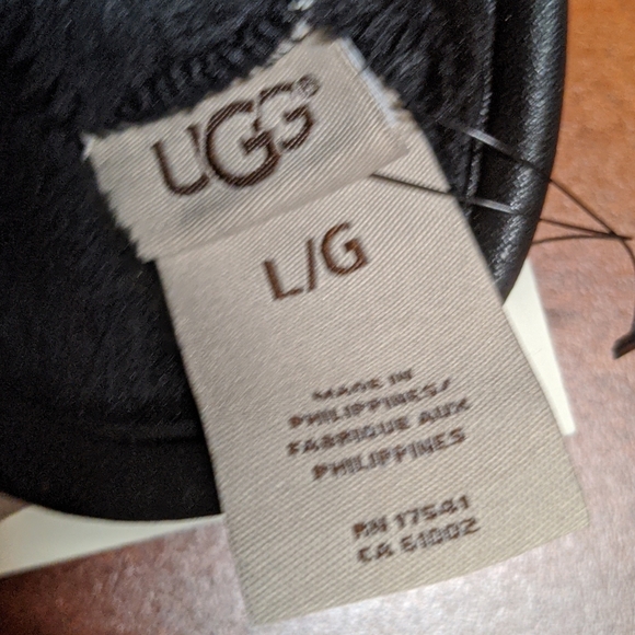 New Men's Black UGG Gloves L Touch Screen - Picture 5 of 10